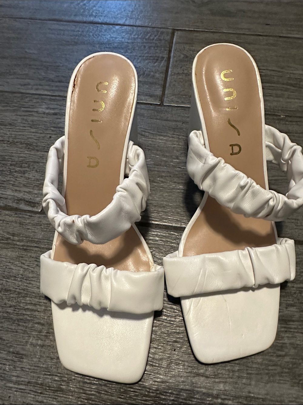 Unisa White Ruched Double-Strap Slide Heels like new size 7.5